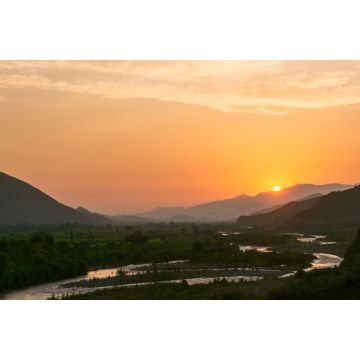 Lais Puzzle - Sonnenuntergang in einem von einem Fluss durchflossenen Tal in Lambayeque, Peru. Chancay-Fluss, Chongoyape, Lambayeque, Peru - 2.000 Teile