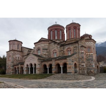 Lais Puzzle - Heiliges Kloster St. Johannes der Täufer in Akritochori, Serres, Griechenland. Es ist nach den architektonischen Standards byzantinischer Klöster gebaut - 2.000 Teile