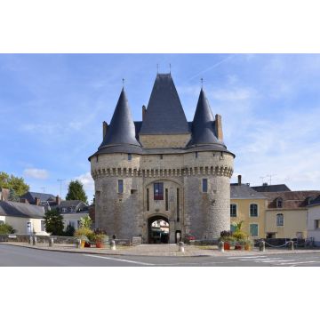 Lais Puzzle - Das befestigte Tor Saint-Julien in La-Ferté-Bernard, einer Gemeinde im Departement Sarthe in der Region Pays de la Loire im Nordwesten Frankreichs - 2.000 Teile