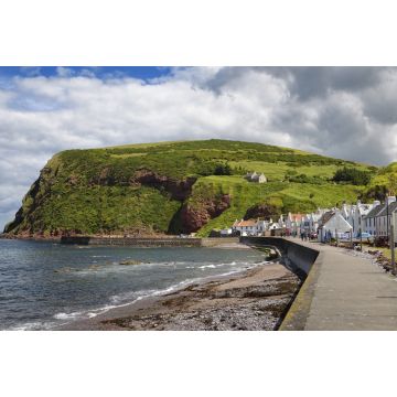Lais Puzzle - Reihe von weißen Häusern von Pennan Küstenfischerdorf an der Nordsee in Aberdeenshire Schottland UK mit Black Hill Meer Klippe - 2.000 Teile