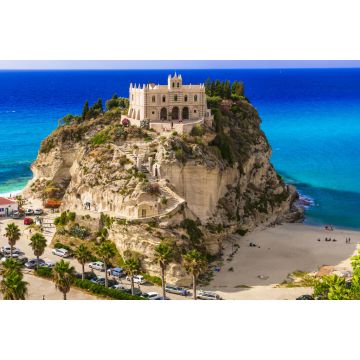 Lais Puzzle - Kalabrien, Tropea - Blick auf die Kirche Santa Maria del'isola und den tollen Strand. Italien - 2.000 Teile
