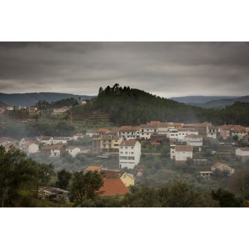 Lais Puzzle - Ein Blick auf das Schieferdorf Barroca, Fundao, Portugal - 2.000 Teile