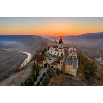 Lais Puzzle - Sonnenaufgang im alten Orhei-Kloster in der Republik Moldau - 2.000 Teile