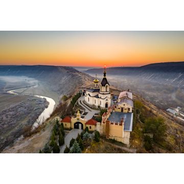 Lais Puzzle - Altes Orhei-Kloster bei Sonnenaufgang in der Republik Moldau - 2.000 Teile