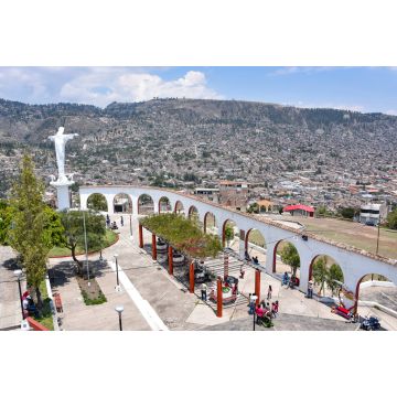 Lais Puzzle - Ansichten über die Stadt Ayacucho vom Mirador de Acuchimay aus. Ayacucho, Peru - 2.000 Teile