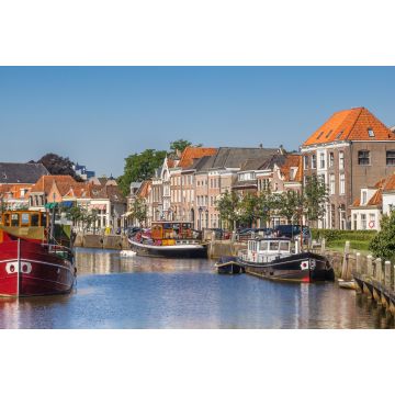 Lais Puzzle - Panorama eines Kanals mit alten Schiffen und historischen Häusern in Zwolle - 2.000 Teile