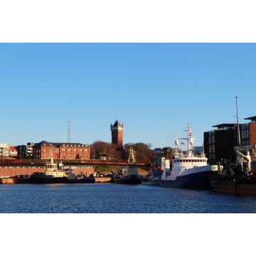 Lais Puzzle - Blick auf den Hafen von Esbjerg und den historischen Wasserturm, Dänemark - 2.000 Teile