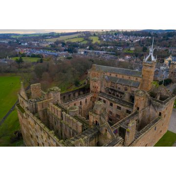 Lais Puzzle - Luftaufnahme von Linlithgow Castle Ruins, dem Geburtsort von Mary Queen of Scots in West Lothian, Schottland - 2.000 Teile