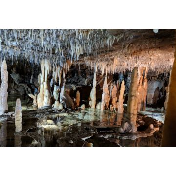 Lais Puzzle - Parks Victoria Buchan Caves, Stalaktiten und Stalagmiten im Inneren der Royal Cave, Australien - 2.000 Teile