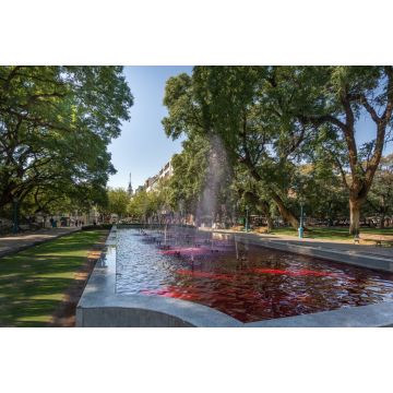 Lais Puzzle - Plaza Independencia (Unabhängigkeitsplatz) Brunnen mit rotem Wasser wie Wein - Mendoza, Argentinien - Mendoza, Argentinien - 2.000 Teile