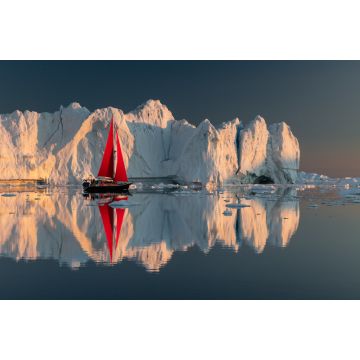 Lais Puzzle - Grönland Mitternacht Sonnenuntergang Eisberg perfekte Reflexion Panorama mit roten Segelschiff - 2.000 Teile