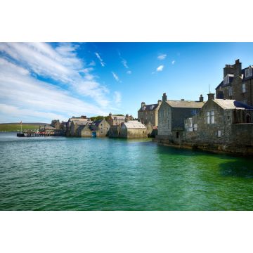 Lais Puzzle - Die Küste von Lerwick an einem schönen sonnigen Tag - 2.000 Teile