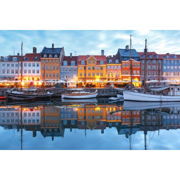 Lais Puzzle - Panorama der Nordseite des Nyhavn mit bunten Fassaden alter Häuser und alter Schiffe in der Altstadt von Kopenhagen, der Hauptstadt Dänemarks - 2.000 Teile