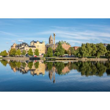 Lais Puzzle - Die Uferpromenade von Norrköping und der Fluss Motala an einem ruhigen Sonntagabend im frühen September. Norrköping ist eine historische Industriestadt in Schweden - 2.000 Teile