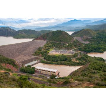 Lais Puzzle - Wasserkraftwerk inmitten von Bergen und Wald im Departement Huila. Eine der Quellen für saubere Energie im Land. Kolumbien - 2.000 Teile