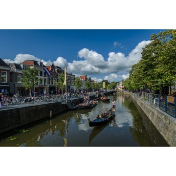 Lais Puzzle - Leeuwarden-Kanal mit Booten und Menschen - 2.000 Teile