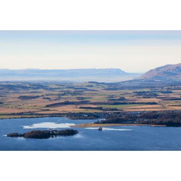 Lais Puzzle - Blick nach Westen von den Lomond Hills auf Kinross, Loch Leven und die entfernten Ochil Hills, Fife, Schottland - 2.000 Teile