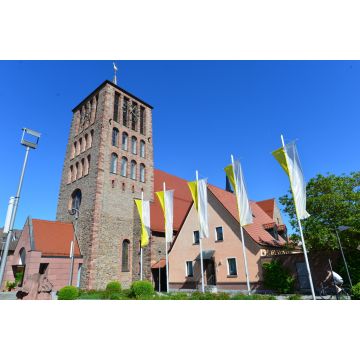 Lais Puzzle - kath. Kirche Sankt Laurentius in Kleinostheim im Landkreis Aschaffenburg - 2.000 Teile