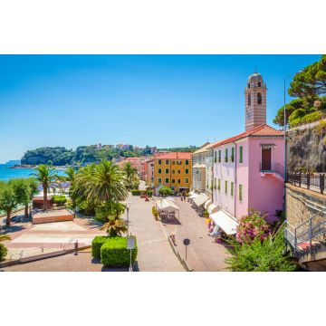 Lais Puzzle - Schöne Straße und traditionelle Gebäude von Savona, Ligurien, Italien - 2.000 Teile