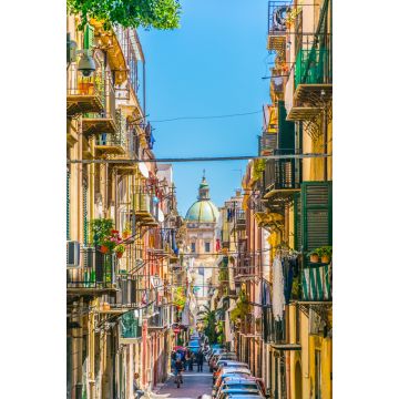 Lais Puzzle - Blick auf eine schmale Straße zur chiesa del carmine maggiore in Palermo, Sizilien, Italien - 2.000 Teile