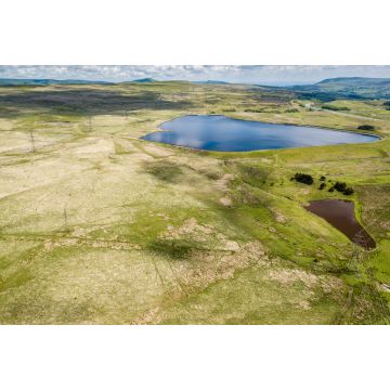 Lais Puzzle - Luftaufnahme der Carno- und Garnlydan-Stauseen in der Nähe der Stadt Ebbw Vale in den Tälern von Südwales - 2.000 Teile