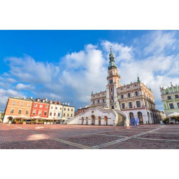 Lais Puzzle - Zamosc, Polen: Altes Rathaus von Zamosc und dramatischer Himmel. Die Stadt Zamosc steht auf der Liste des UNESCO-Weltkulturerbes. - 2.000 Teile