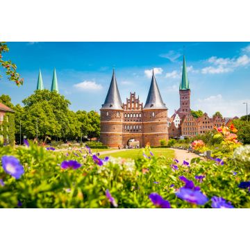 Lais Puzzle - Historische Stadt Lübeck mit dem berühmten Holstentor im Sommer, Schleswig-Holstein, Norddeutschland - 2.000 Teile