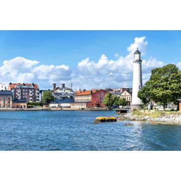 Lais Puzzle - Karlskrona, Schweden: Alter Leuchtturm und Gebäude im Hintergrund - 2.000 Teile