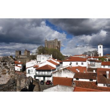 Lais Puzzle - Burg und Häuser in der Festung von Braganca, Tras os Montes, Portugal - 2.000 Teile