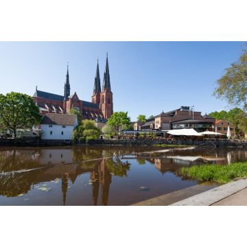 Lais Puzzle - Uppsala Kirche mit seiner Reflexion auf dem Fluss - 2.000 Teile