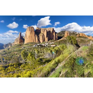 Lais Puzzle - Landschaft der Pyrenäen. Mallos de Riglos, Spanien, Aragonien. Reise- und Abenteuerlandschaft. Wälder und Täler mit Sonnenuntergang. - 2.000 Teile