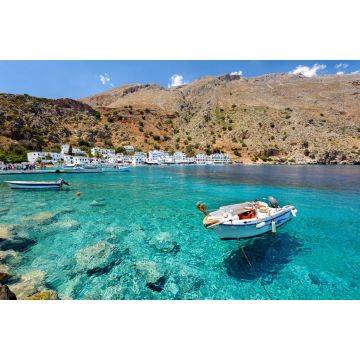Lais Puzzle - Kleines Motorboot in der Klarwasserbucht der Stadt Loutro auf der Insel Kreta, Griechenland - 2.000 Teile