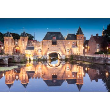 Lais Puzzle - Koppelpoort mittelalterliche niederländische Festungsstadt Amersfoort bei Nacht, Niederlande - 2.000 Teile