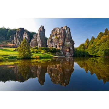 Lais Puzzle - Blick auf die Externsteine mit See vor dem Teutoburger Wald, Deutschland. - 2.000 Teile