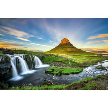 Lais Puzzle - Sonnenuntergang über Kirkjufellsfoss Wasserfall und Kirkjufell Berg in Island - 2.000 Teile
