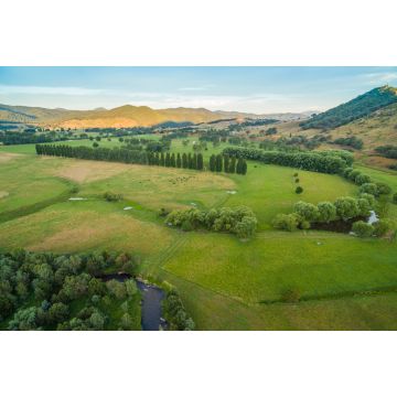 Lais Puzzle - Luftbildlandschaft von Wiesen und Weiden des Mitta Mitta Valley in der Nähe von Eskdale, Victoria, Australien bei Sonnenuntergang - 2.000 Teile