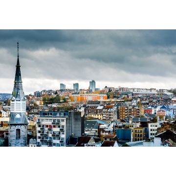 Lais Puzzle - Turm der Kirche "Notre-Dame des Récollets" und Stadtbild von Verviers mit einem dramatischen Himmel - 2.000 Teile