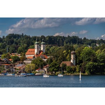 Lais Puzzle - Tutzing am Starnberger See mit Kapelle und der doppeltürmigen Kirche St. Joseph im Hintergrund - 2.000 Teile