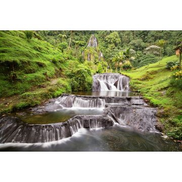 Lais Puzzle - Langzeitbelichtung des Wasserfalls in der Nähe des Santa Rosa Thermalbads in Santa Rosa de Cabal in Kolumbien - 2.000 Teile
