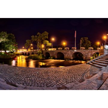 Lais Puzzle - Unten am Fluss in Värnamo, Schweden - 2.000 Teile