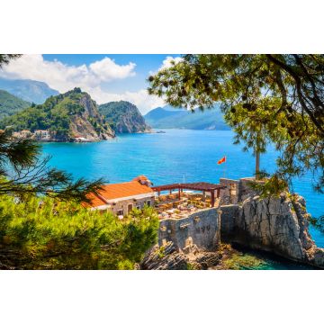 Lais Puzzle - Schöne mediterrane Landschaft - Stadt Petrovac, Montenegro - 2.000 Teile