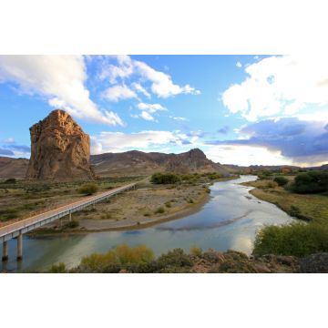 Lais Puzzle - Monolith Piedra Parada im Chubut-Tal, entlang der Route 12, Chubut, Argentinien - 2.000 Teile