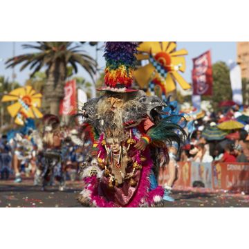 Lais Puzzle - Tobas-Tänzer in traditioneller Andenkostüm beim jährlichen Karneval Andino con la Fuerza del Sol in Arica, Chile. - 2.000 Teile