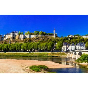 Lais Puzzle - Wahrzeichen von Frankreich - Panoramablick auf Chinon mit Königsschloss. Fluss Loire-Tal - 2.000 Teile