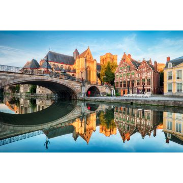 Lais Puzzle - Mittelalterliche Kathedrale und Brücke über einen Kanal in Gent - Gent, Belgien - 2.000 Teile