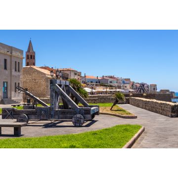 Lais Puzzle - Alghero, Sardinien, Italien. Ein altes Katapult auf der Böschung in der Altstadt - 2.000 Teile