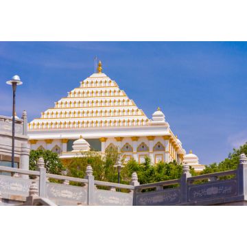 Lais Puzzle - Blick auf das schöne indische Gebäude, Puttaparthi, Andhra Pradesh, Indien - 2.000 Teile