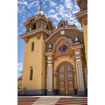 Lais Puzzle - Kirche im Zentrum der tropischen Stadt Tumbes Peru - 2.000 Teile