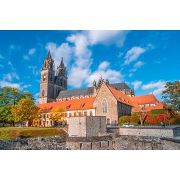 Lais Puzzle - Prachtvolle, farbenfrohe Kathedrale von Magdeburg im Herbst, Deutschland - 2.000 Teile