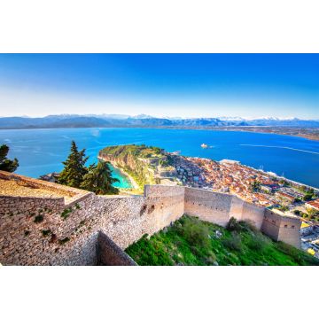 Lais Puzzle - Altstadt von Nafplion in Griechenland, Ansicht von oben mit Ziegeldächern, kleinem Hafen und der Burg von Bourtzi am Wasser des Mittelmeers - 2.000 Teile